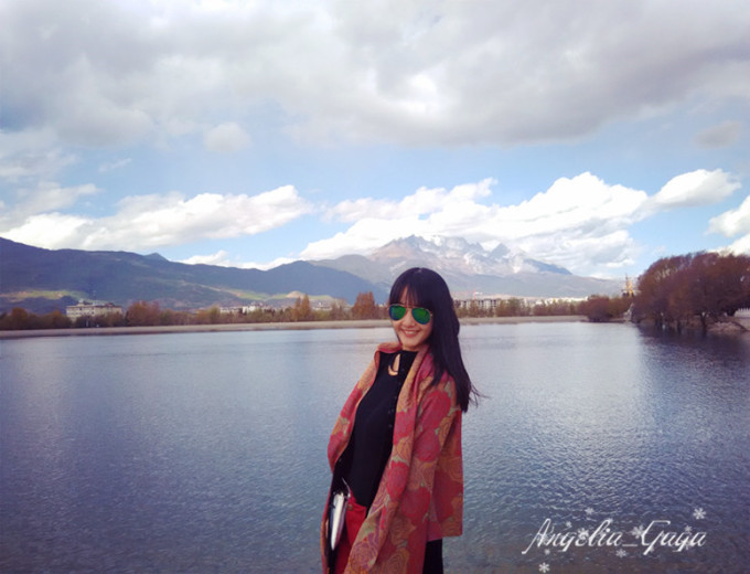 与其说我是说走就走的旅行,不如说我是蓄谋已久的旅行~我虽然算不上是废寝忘食但是绝对可以称作不分昼夜地做攻略(原计划见下图哦),做好攻略就是想着自己去到一个陌生的城市不至于让自己觉得好陌生,并且也想让家人放心吧。原本我是想瞒着我妈妈等最后把攻略做出来再跟她说,可是后来被她发现了。我记得我妈妈是这么说的,好像一直没有见你这么认真做一件事,你什么时候出发?我知道她问我什么时候出发就等于同意我去了,除了兴奋还是兴奋~~ --> 我觉得只要你用心去做一件事,就不会有什么阻碍你前行的步伐,你的所作所为一定会把原本
